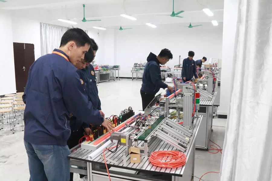 學在省電商丨不負最美校園，不負青春時光