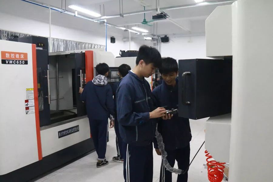 學在省電商丨不負最美校園，不負青春時光