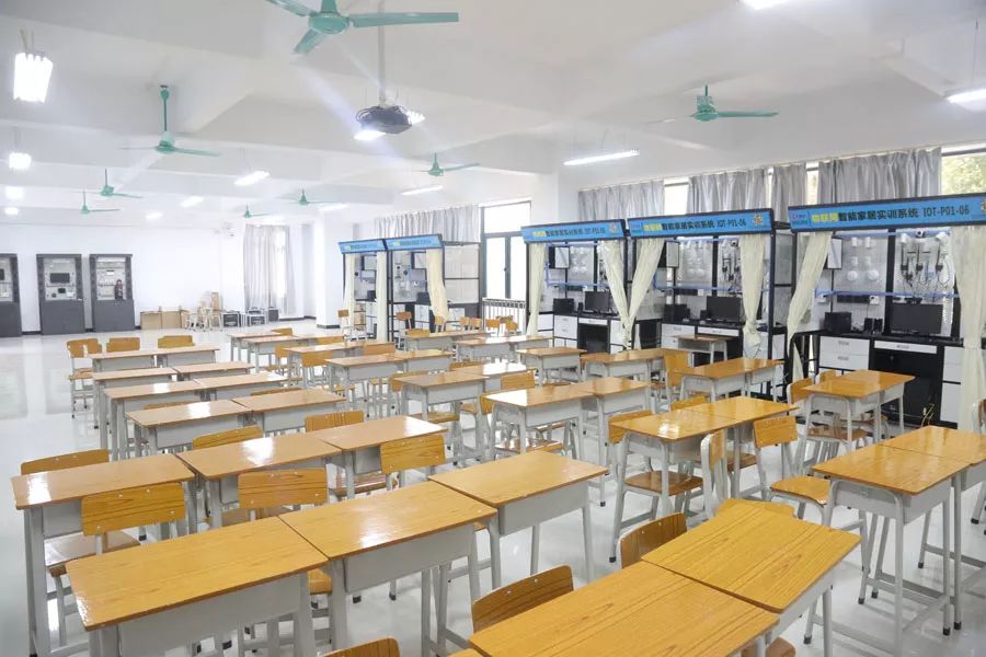 學在省電商丨不負最美校園，不負青春時光