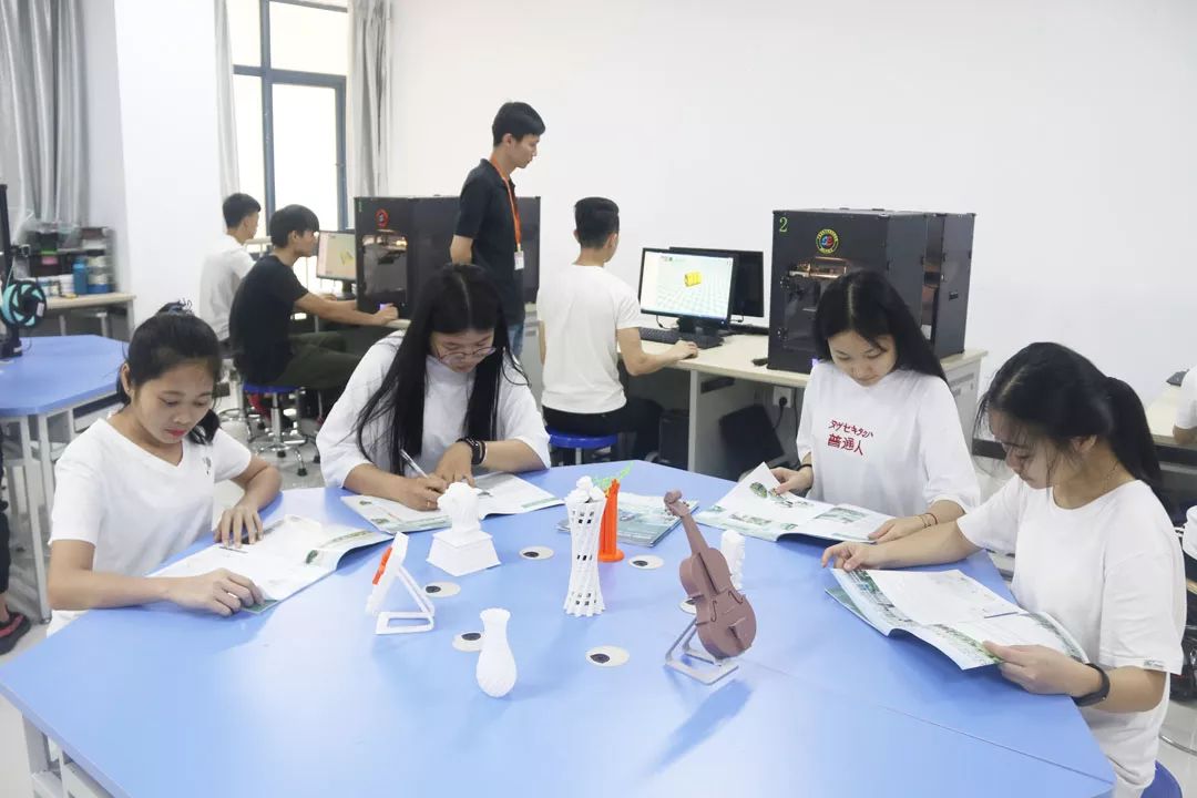 學在省電商丨不負最美校園，不負青春時光