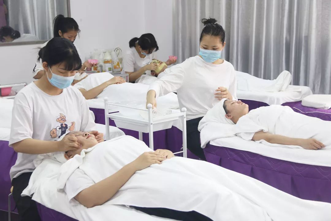 學在省電商丨不負最美校園，不負青春時光