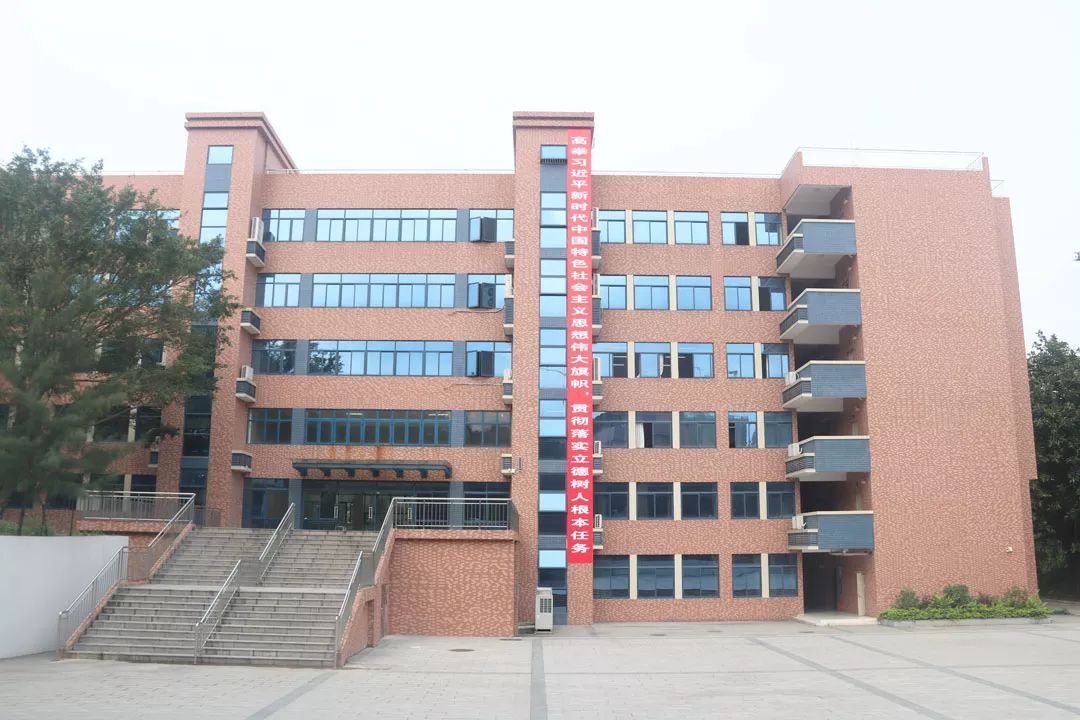 學在省電商丨不負最美校園，不負青春時光