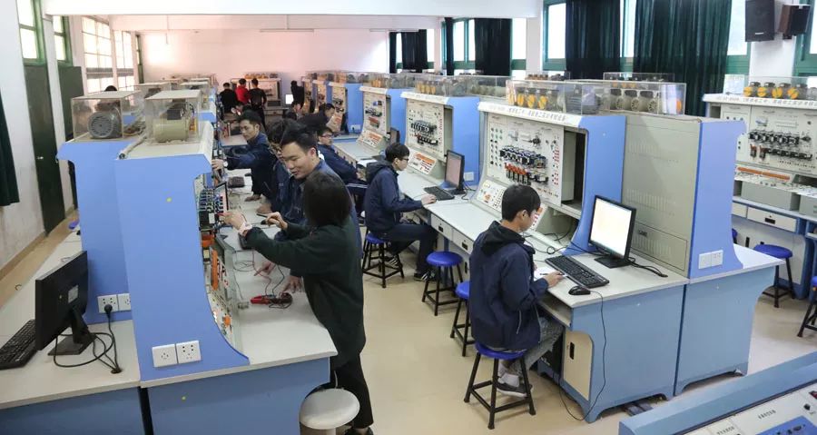 學在省電商丨不負最美校園，不負青春時光