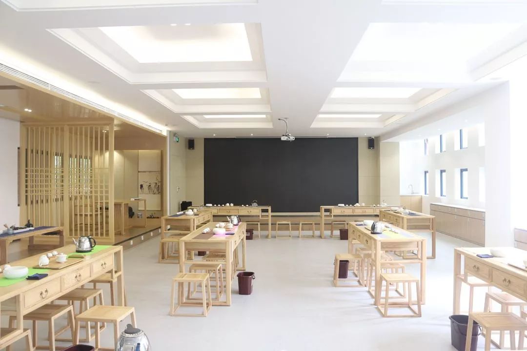 學在省電商丨不負最美校園，不負青春時光